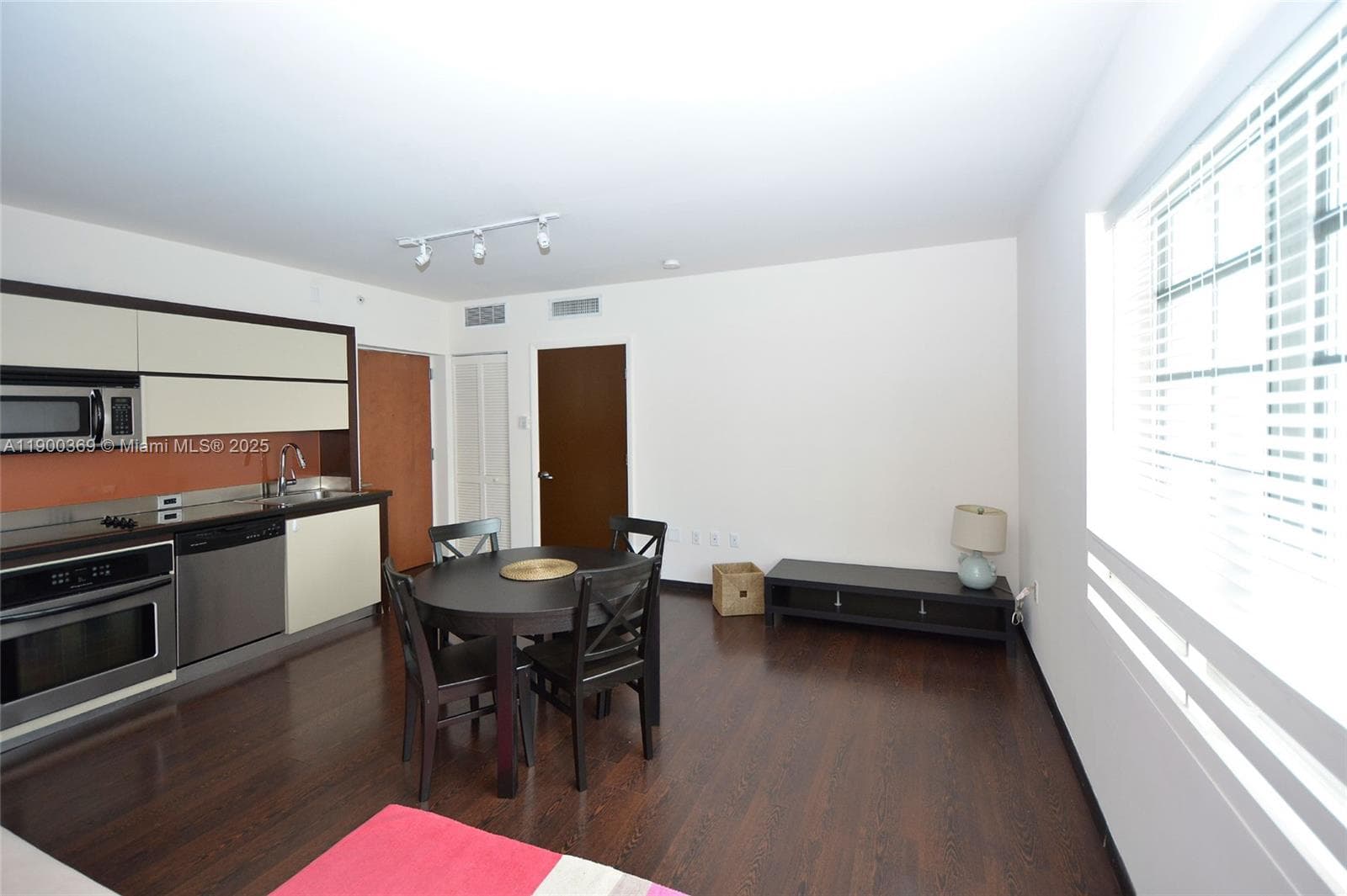 435 21st St # 205, Miami Beach, FL 33139 — zdjęcie 2
