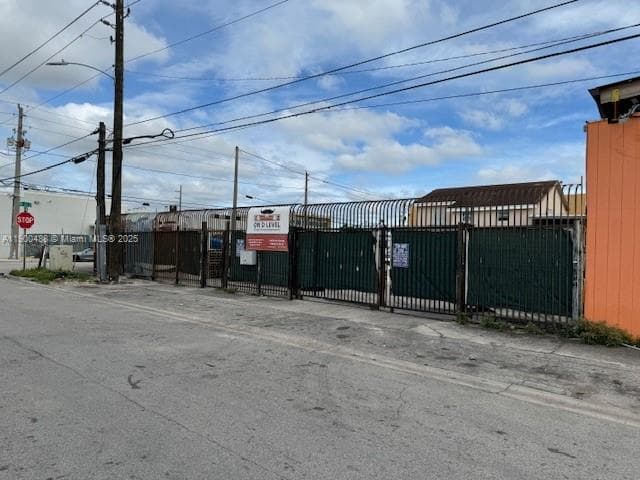 2484 NW 21st Ter, Miami, FL 33142 — zdjęcie 3