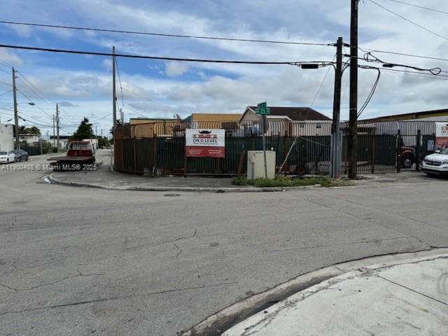 2484 NW 21st Ter, Miami, FL 33142