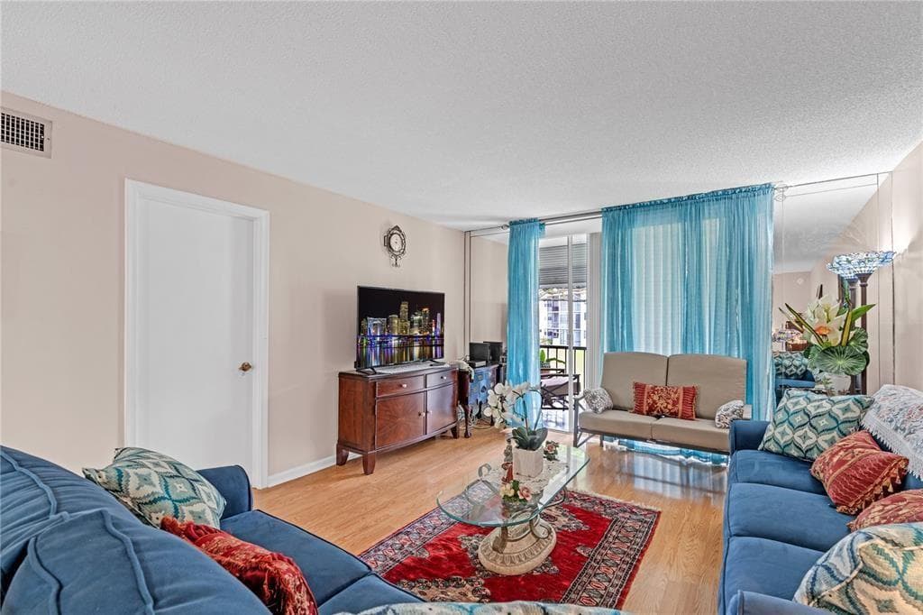 9800 N Hollybrook Lake Drive # 202, Pembroke Pines, FL 33025 — zdjęcie 3