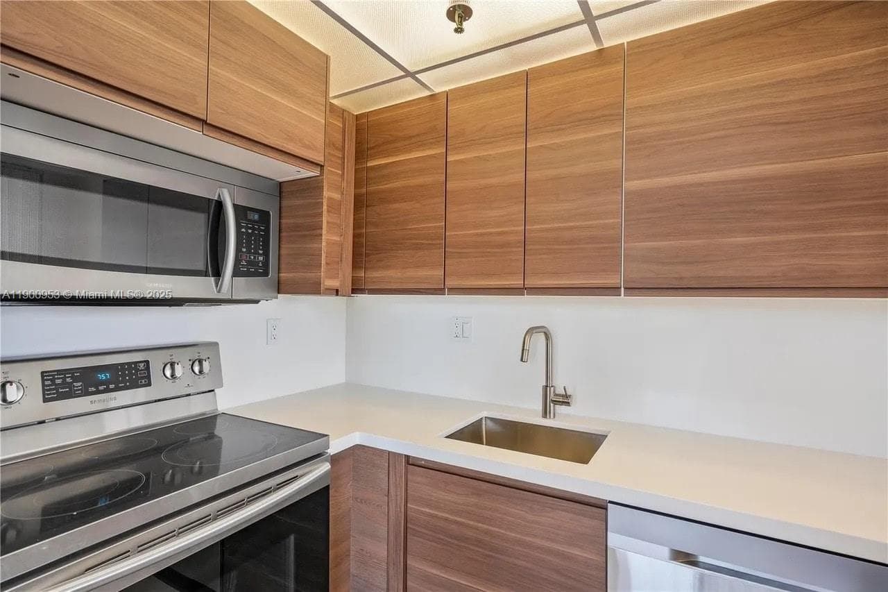 17890 W Dixie Hwy # 606, North Miami Beach, FL 33160 — zdjęcie 2