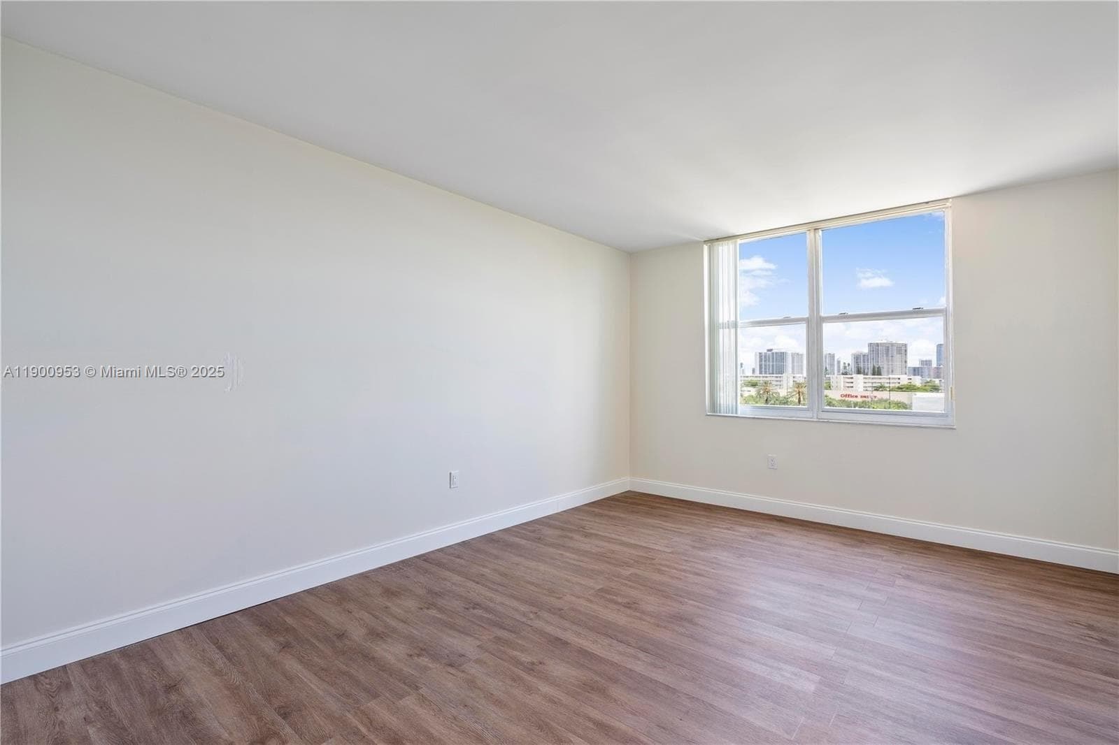 17890 W Dixie Hwy # 606, North Miami Beach, FL 33160 — zdjęcie 5
