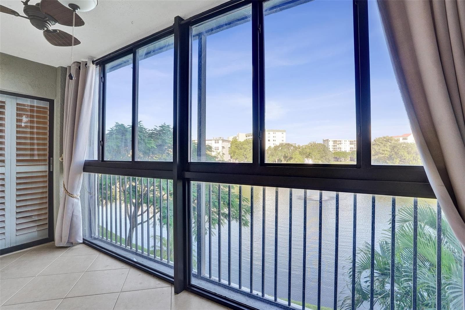 2334 S Cypress Bend Drive # 304, Pompano Beach, FL 33069 — zdjęcie 3