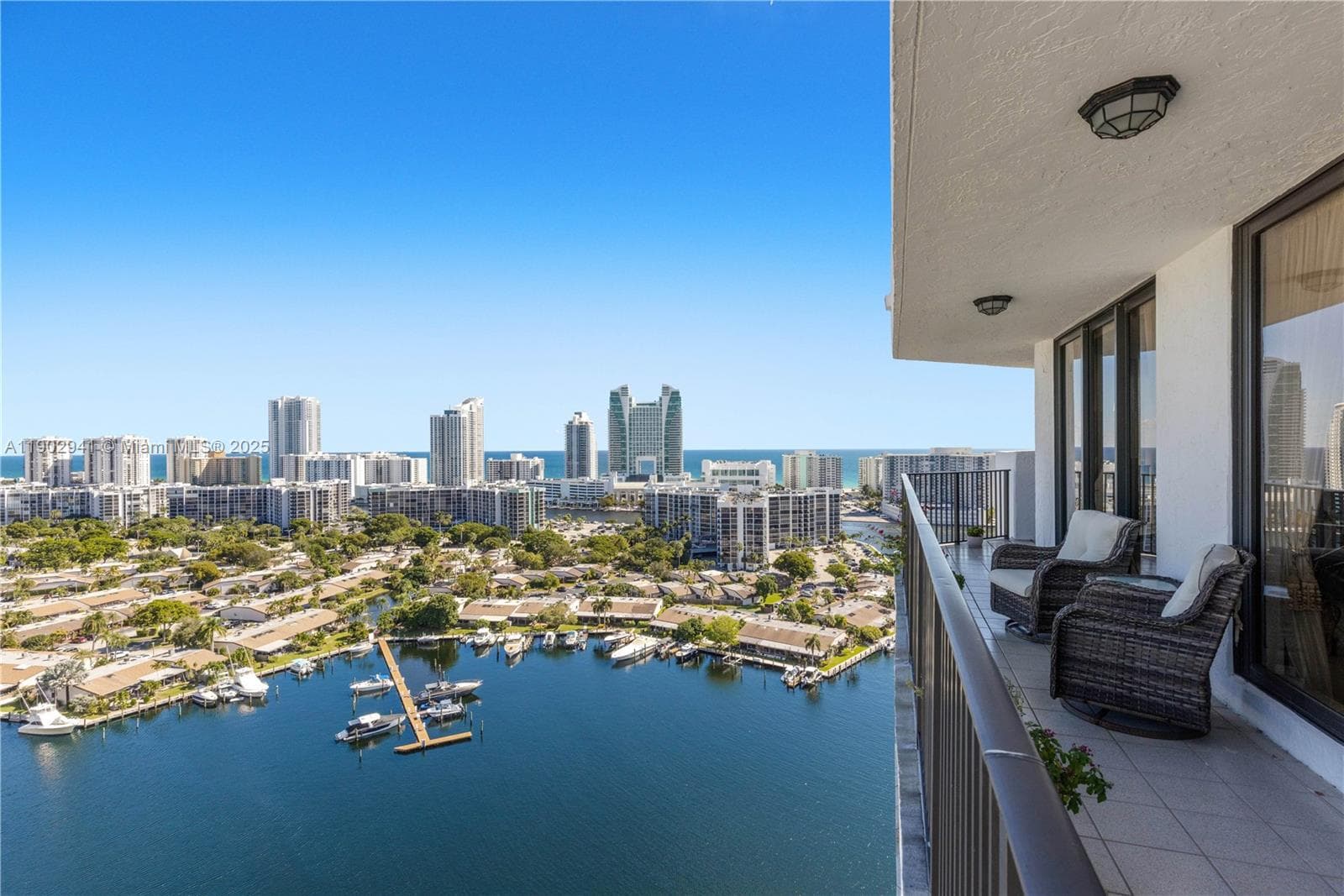 300 Three Islands Blvd # PH2A, Hallandale Beach, FL 33009 — zdjęcie 4