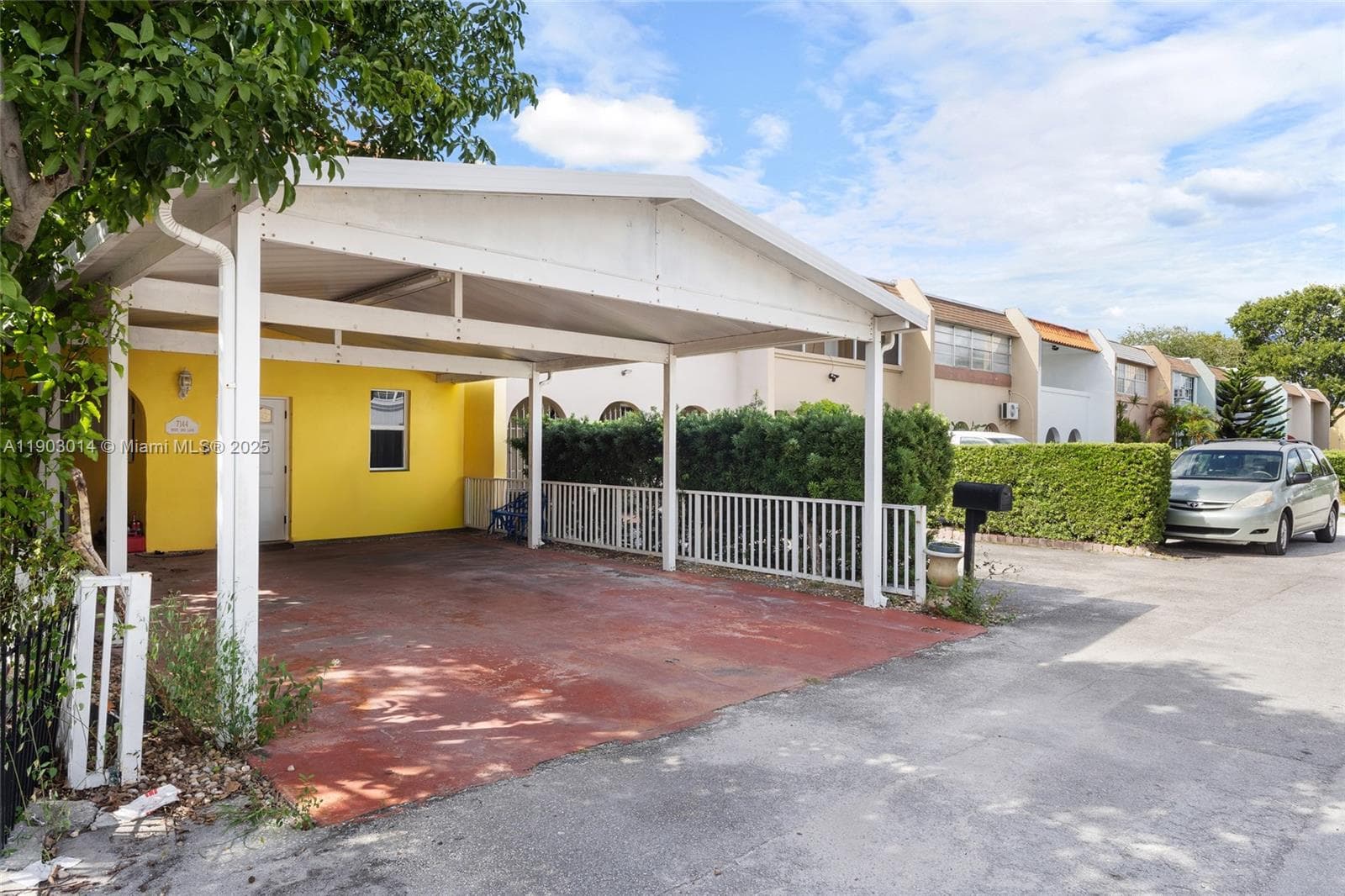 7144 W 2nd Ln, Hialeah, FL 33014 — zdjęcie 3