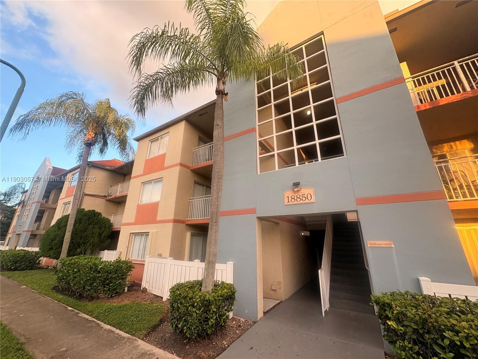 18850 NW 57th Ave # 306, Hialeah, FL 33015