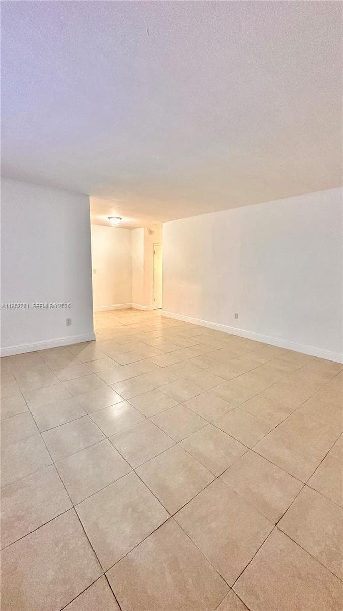 1955 Normandy Dr # 2, Miami Beach, FL 33141 — zdjęcie 3
