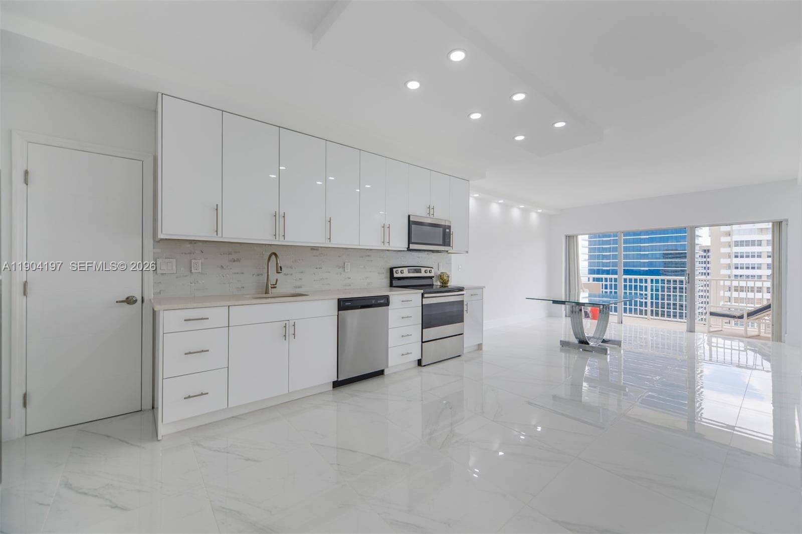 1950 S Ocean Dr # 19A, Hallandale Beach, FL 33009 — zdjęcie 5