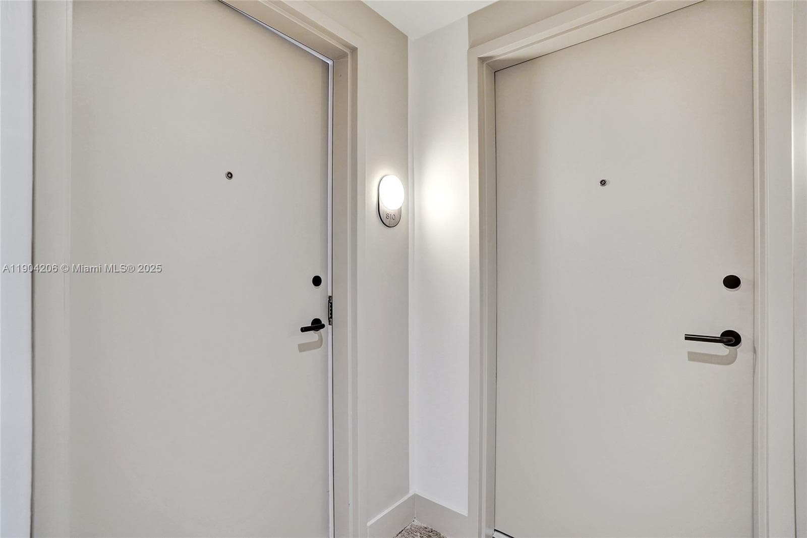 580 72nd St # 810, Miami Beach, FL 33141 — zdjęcie 2