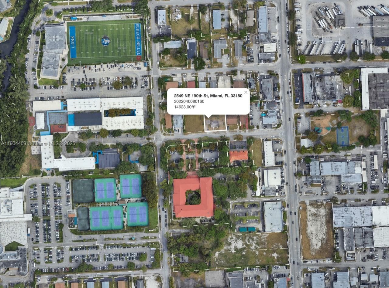 2549 NE 190th St, Miami, FL 33180 — zdjęcie 2