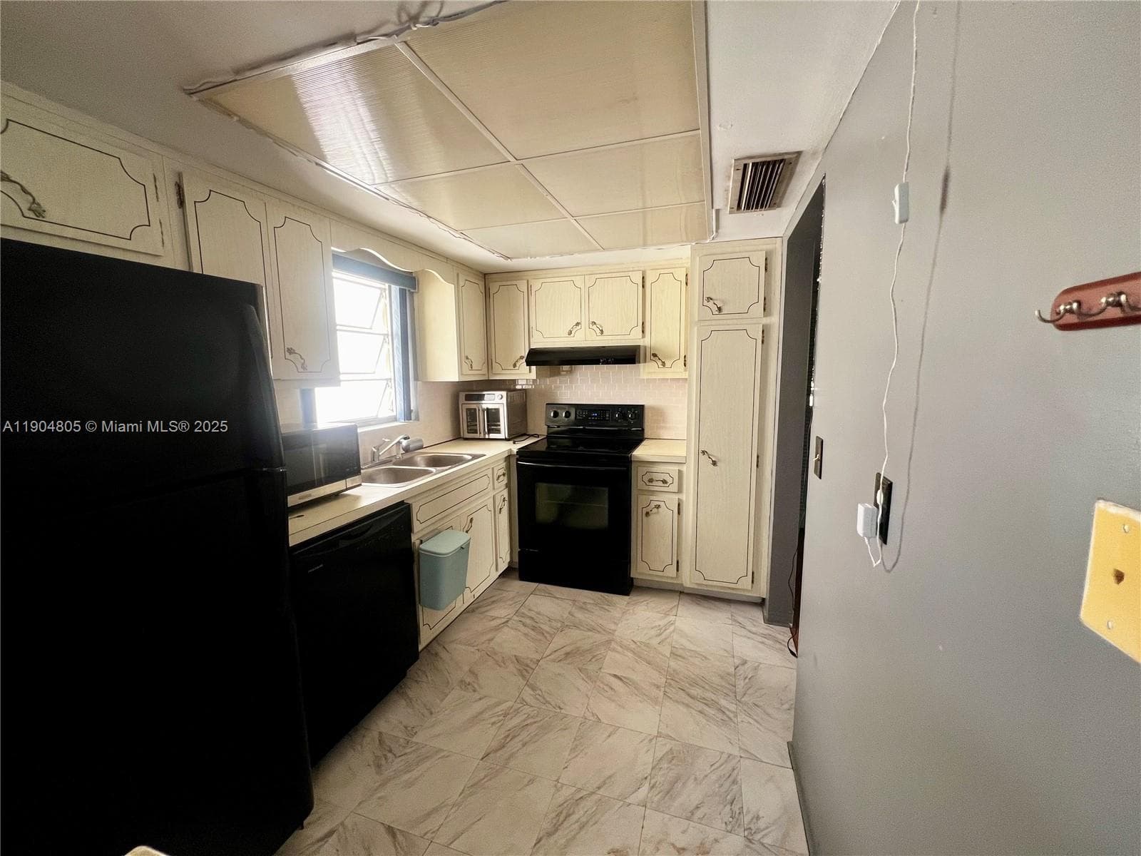 1501 Arthur St # 7, Hollywood, FL 33020 — zdjęcie 4