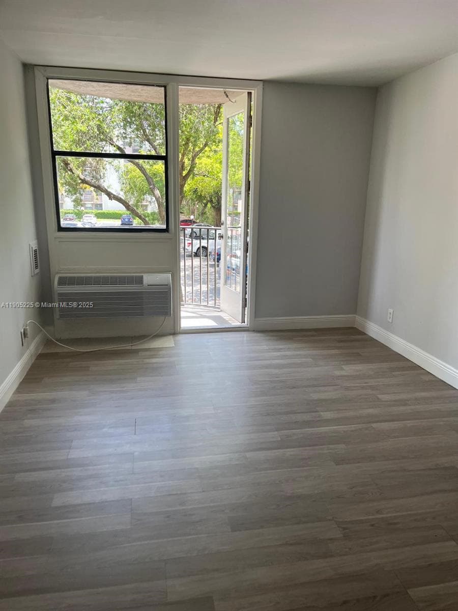 2701 Riverside Dr # 203-B, Coral Springs, FL 33065 — zdjęcie 3