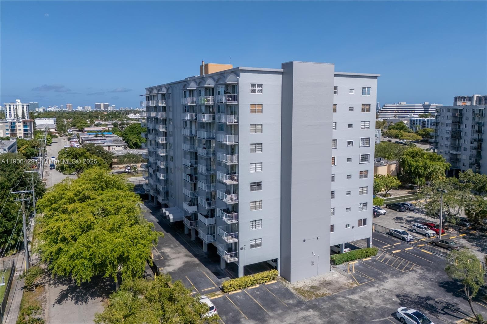 1470 NE 125th Ter # PH9, North Miami, FL 33161 — zdjęcie 2