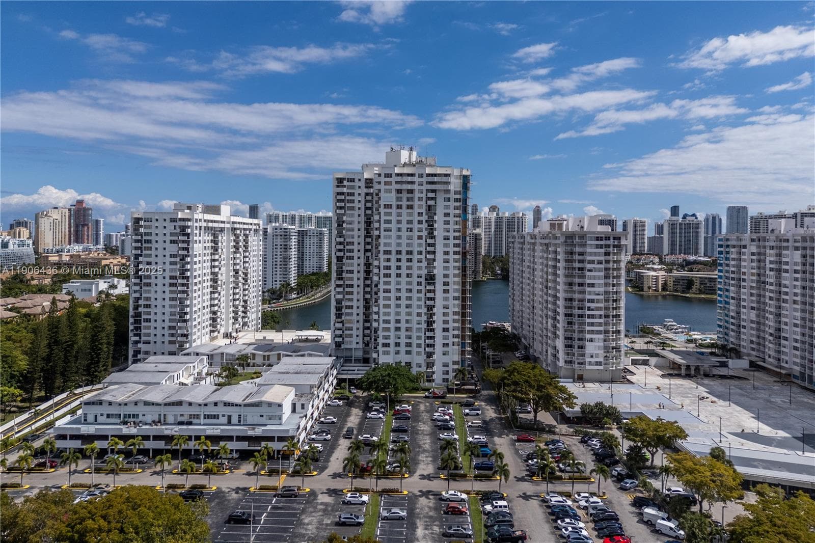 2750 NE 183rd St # 2601, Aventura, FL 33160 — zdjęcie 2