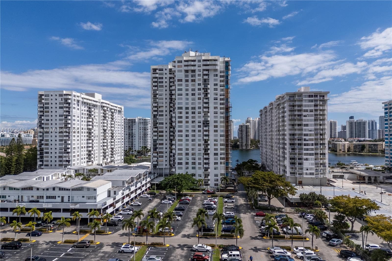 2750 NE 183rd St # 2601, Aventura, FL 33160 — zdjęcie 3