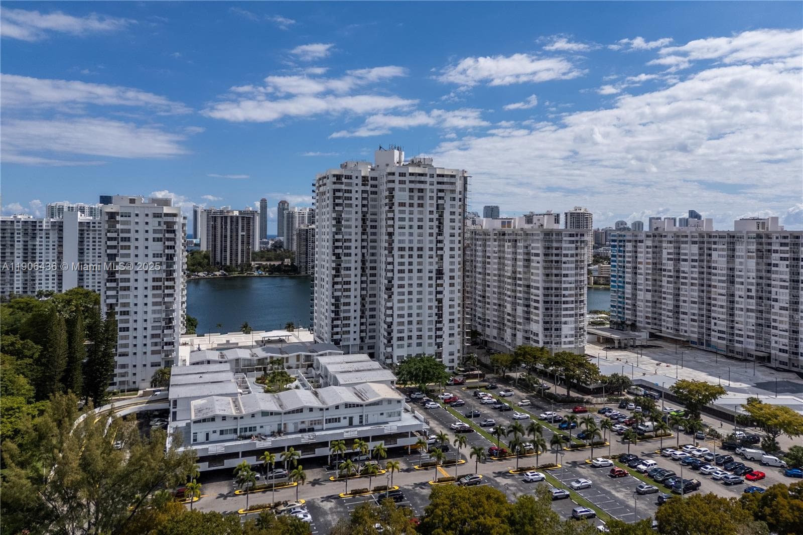 2750 NE 183rd St # 2601, Aventura, FL 33160 — zdjęcie 4