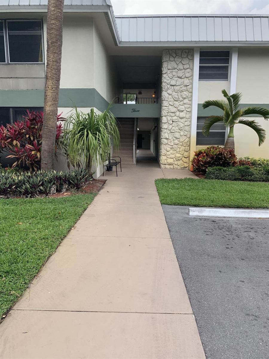 2302 Sunrise Boulevard # 204, Fort Pierce, FL 34982 — zdjęcie 4
