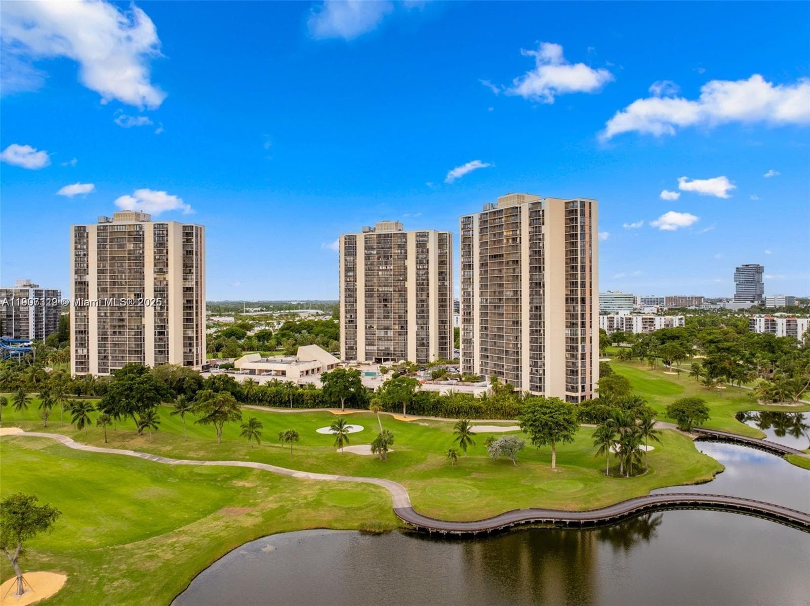 20379 W Country Club Dr # 737, Aventura, FL 33180