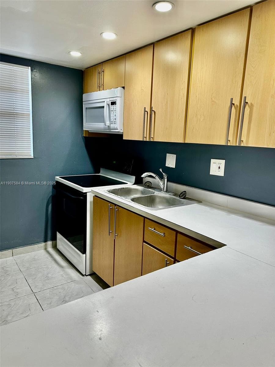 8101 SW 73rd Ave # 30, Miami, FL 33143 — zdjęcie 2