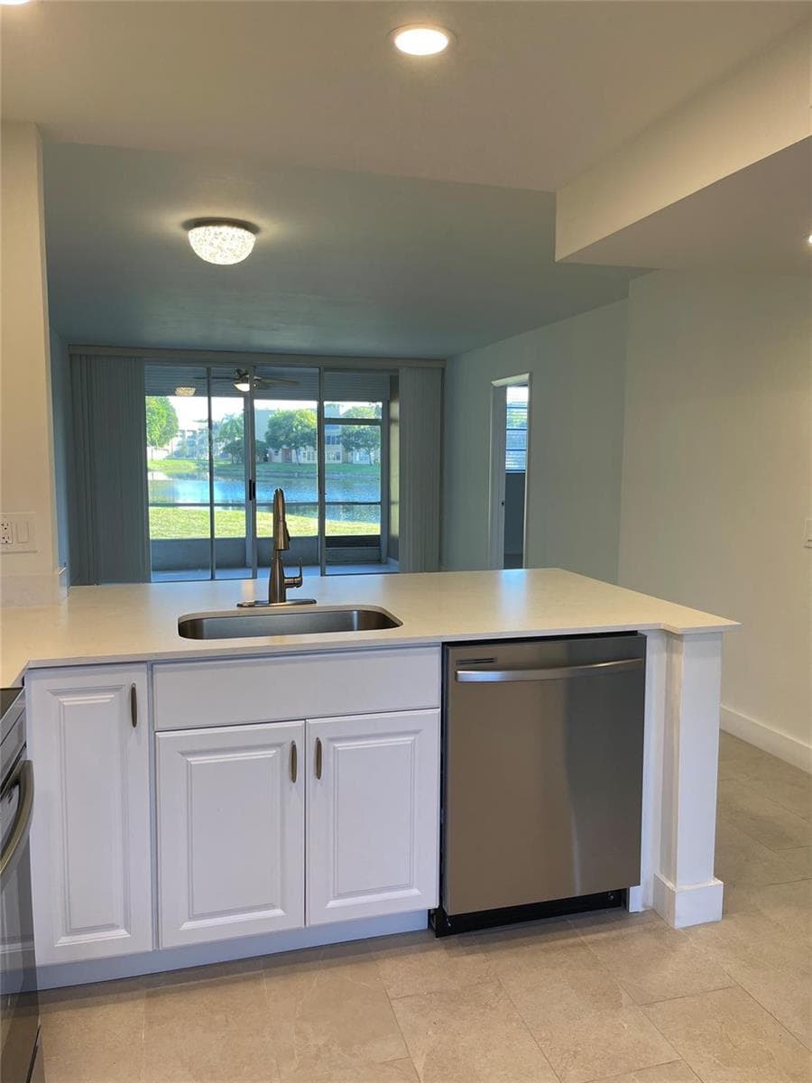 5890 NW 64th Avenue # 103, Fort Lauderdale, FL 33319 — zdjęcie 3