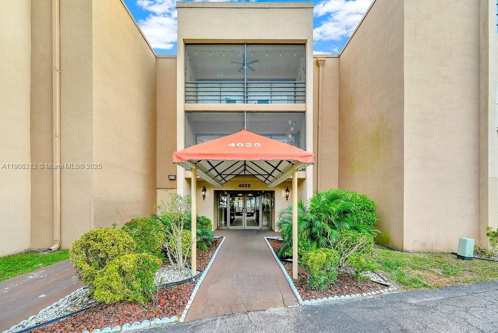 4020 N Hills Dr # 2, Hollywood, FL 33021