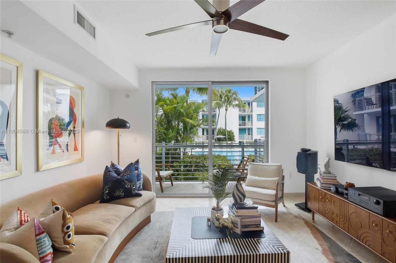 110 Washington Ave # 2420, Miami Beach, FL 33139 — zdjęcie 2