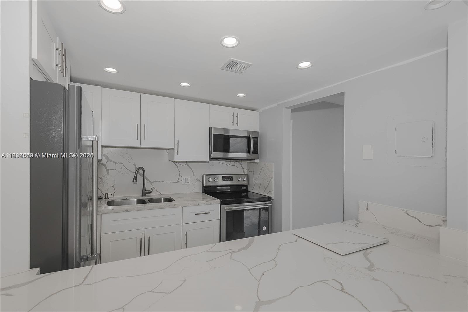 20301 W Country Club Dr # 1221, Aventura, FL 33180 — zdjęcie 2