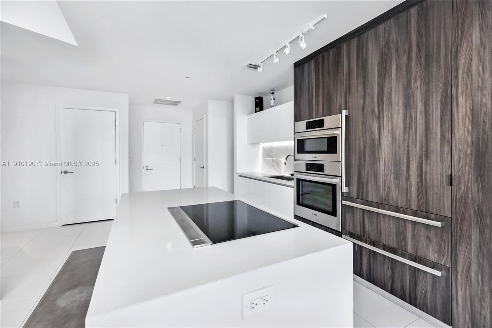 851 NE 1st Ave # 1202, Miami, FL 33132 — zdjęcie 4