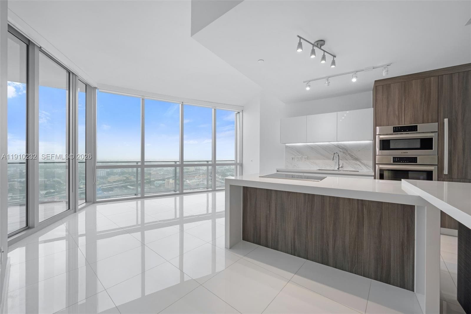 851 NE 1st Ave # 4204, Miami, FL 33132 — zdjęcie 2