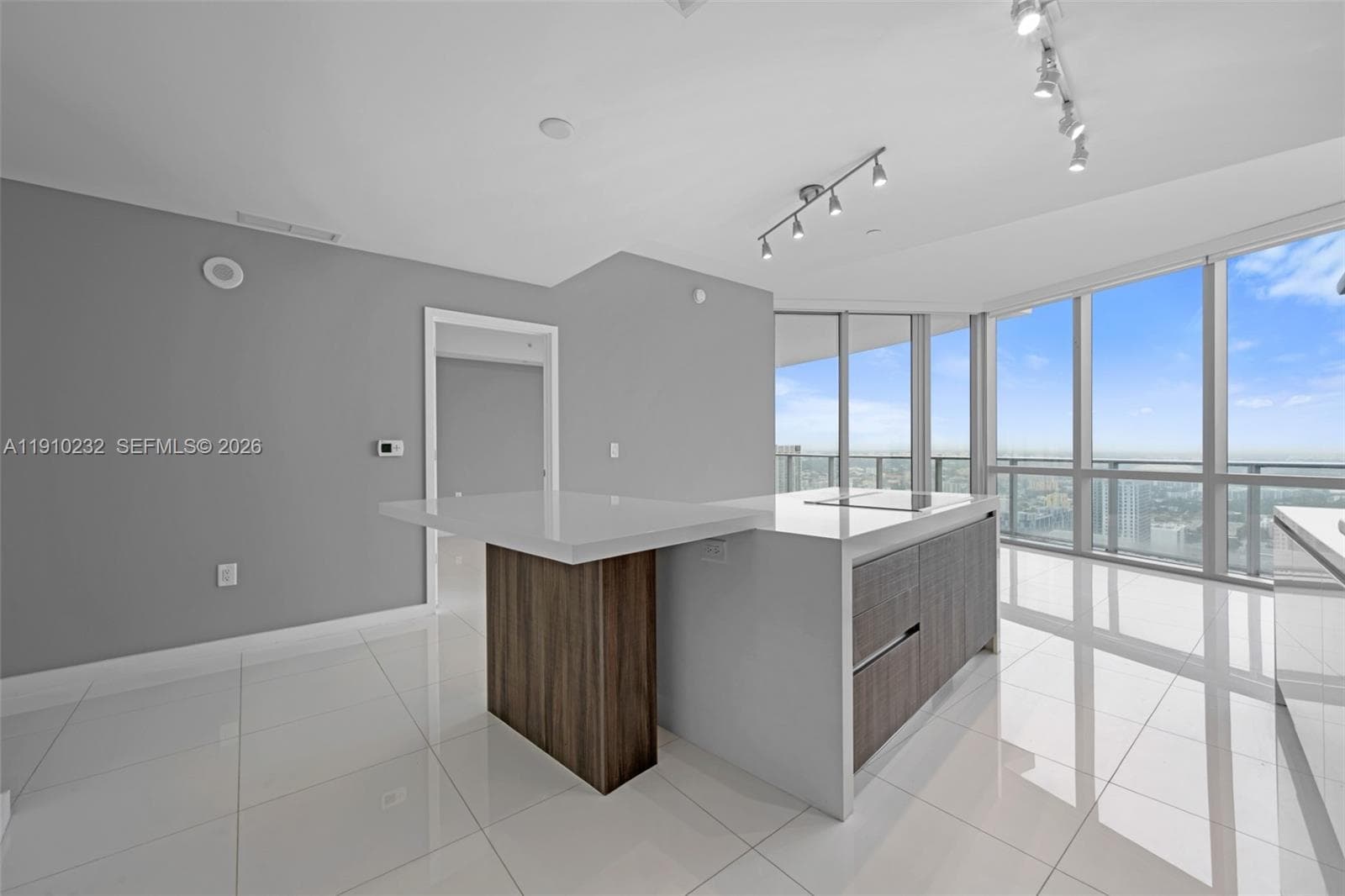 851 NE 1st Ave # 4204, Miami, FL 33132 — zdjęcie 4