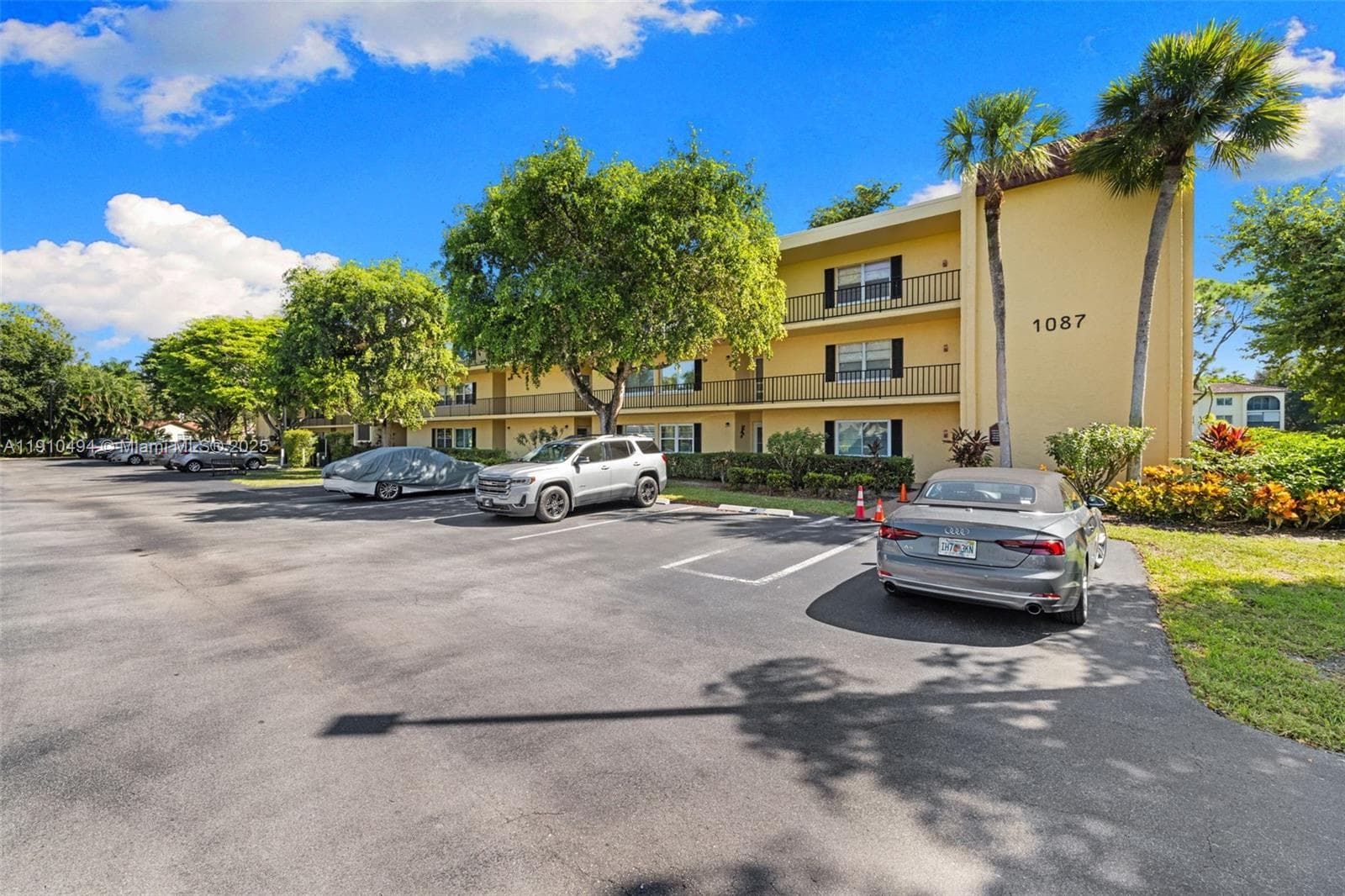 1087 Forest Lakes Drive # 309, Naples, FL 34105 — zdjęcie 2