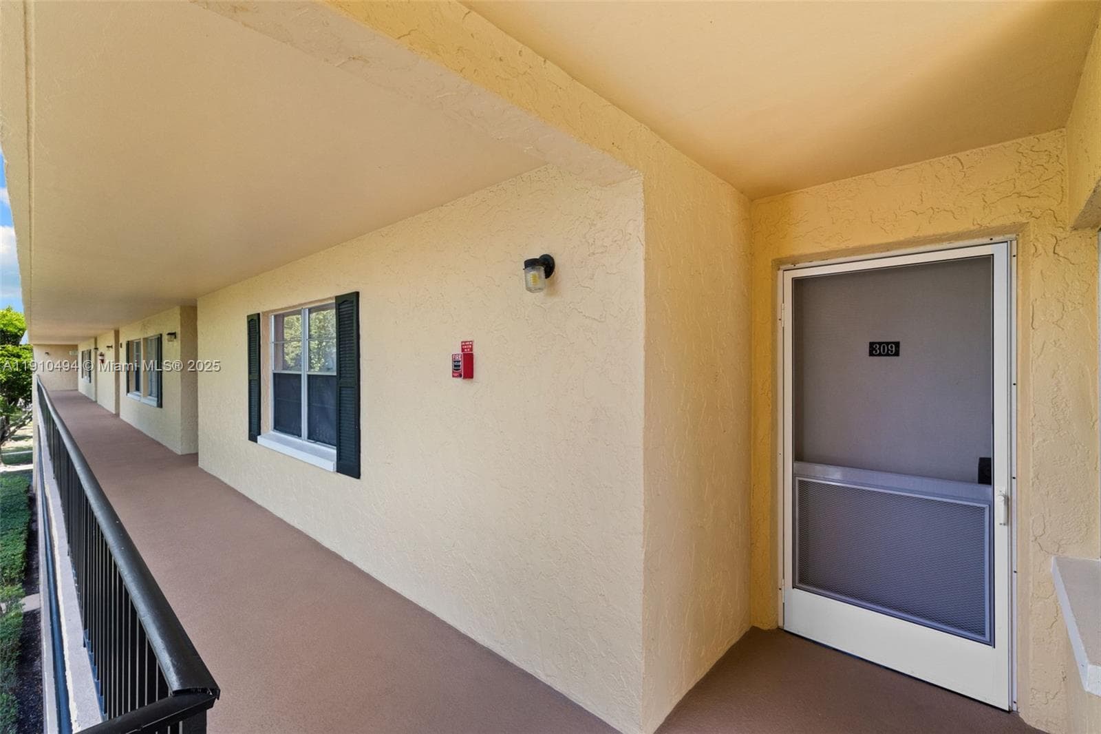 1087 Forest Lakes Drive # 309, Naples, FL 34105 — zdjęcie 3