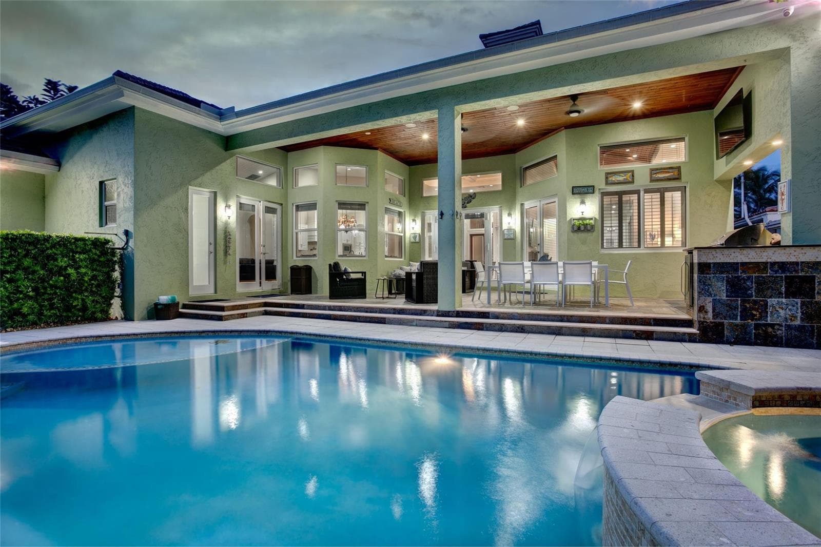 3029 N Atlantic Boulevard, Fort Lauderdale, FL 33308