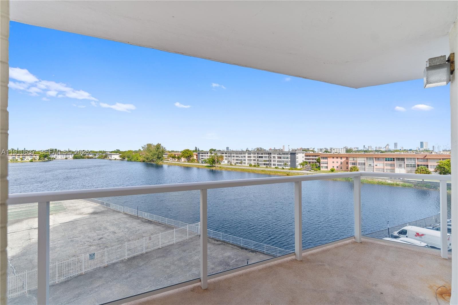 1351 NE Miami Gardens Dr # 406E, Miami, FL 33179 — zdjęcie 2
