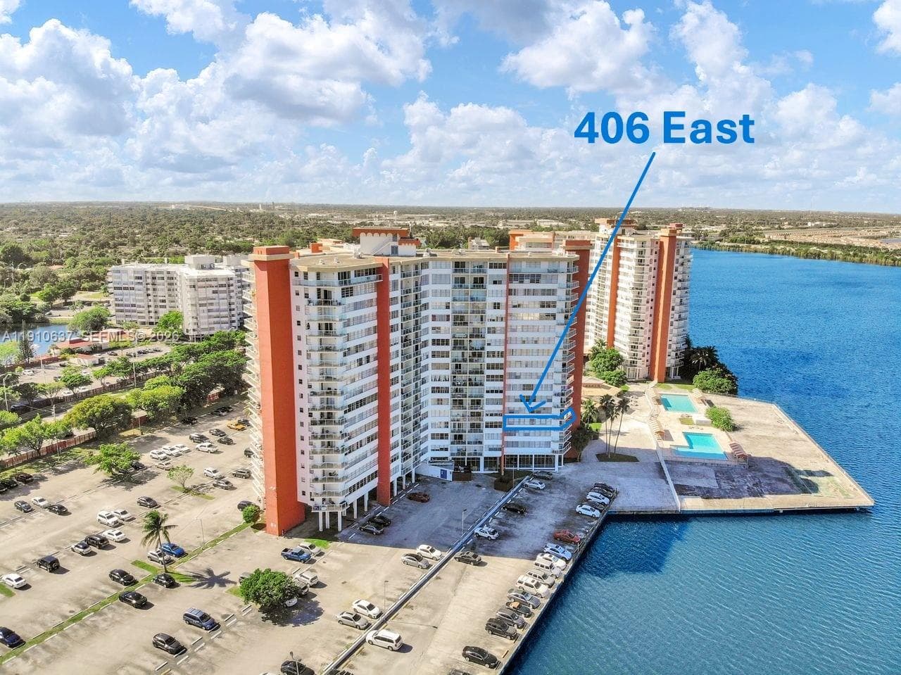 1351 NE Miami Gardens Dr # 406E, Miami, FL 33179 — zdjęcie 3