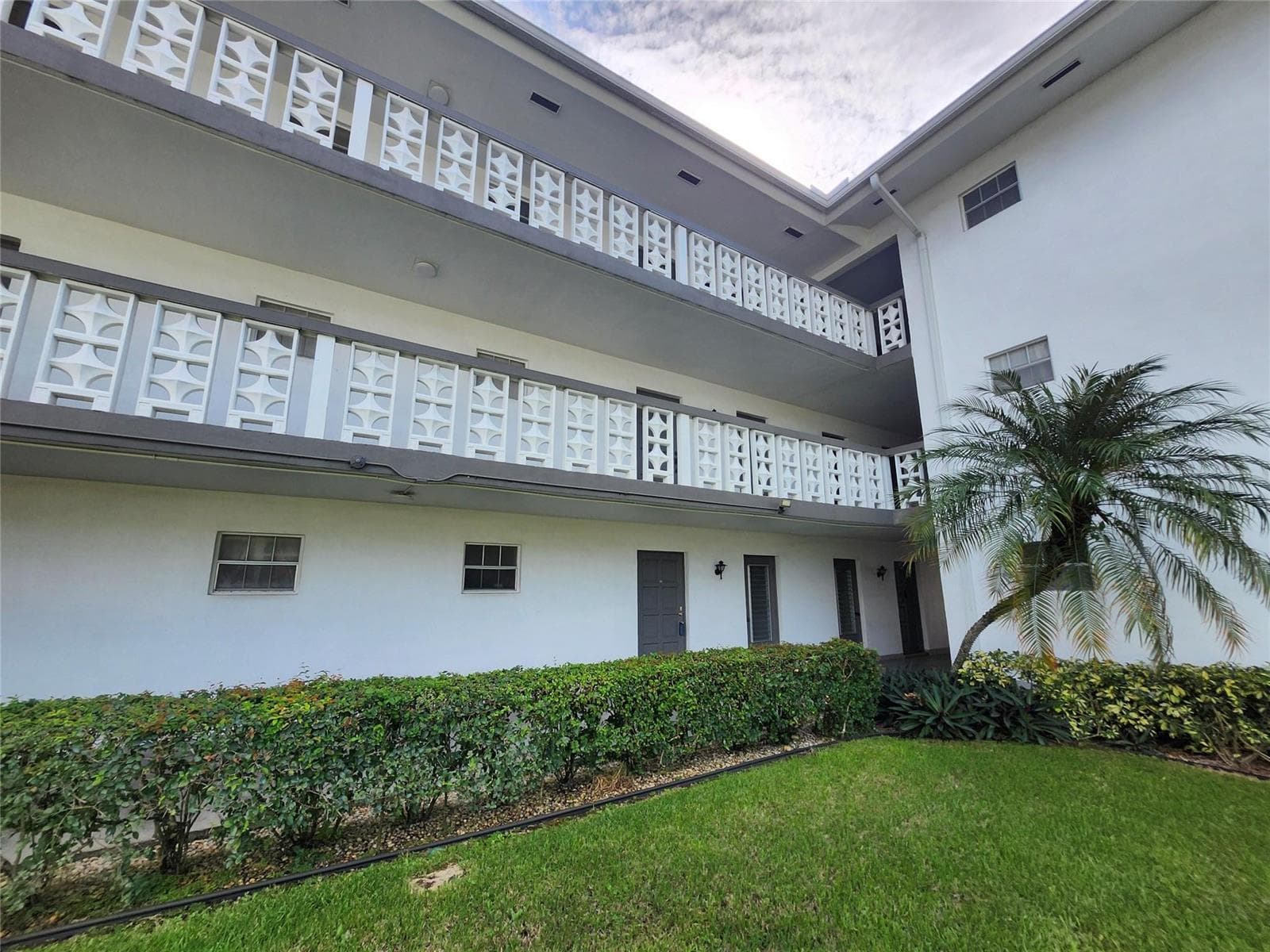 1201 Hillcrest Court # 105, Hollywood, FL 33021 — zdjęcie 2