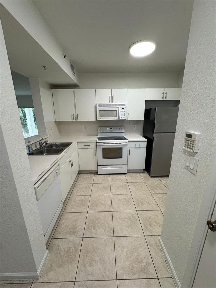 1161 Golden Lakes Boulevard # 1311, West Palm Beach, FL 33411 — zdjęcie 2
