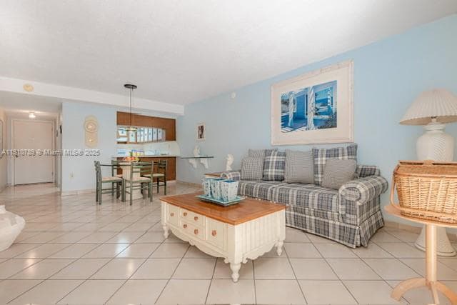 1890 W 56th St # 1423, Hialeah, FL 33012 — zdjęcie 2