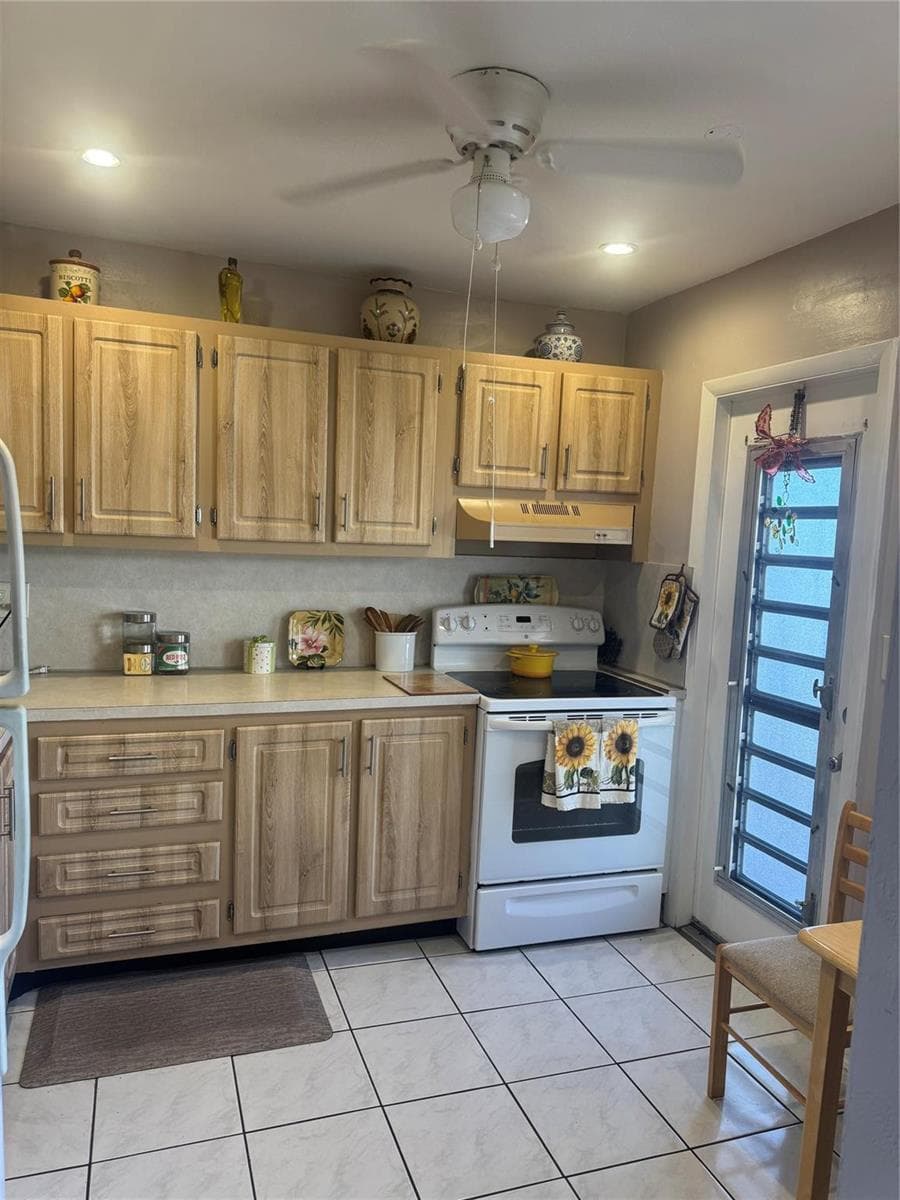 3940 NW 42 Avenue # 315, Lauderdale Lakes, FL 33319 — zdjęcie 2