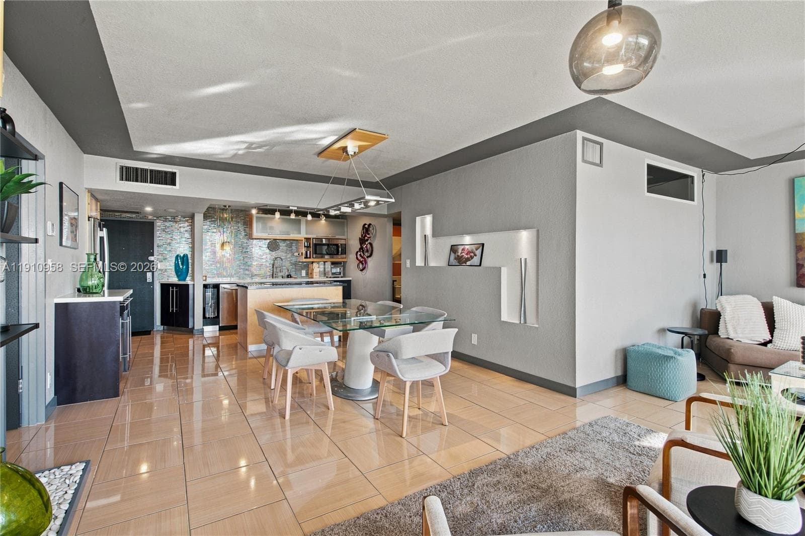 500 Three Islands Blvd # 308, Hallandale Beach, FL 33009 — zdjęcie 2