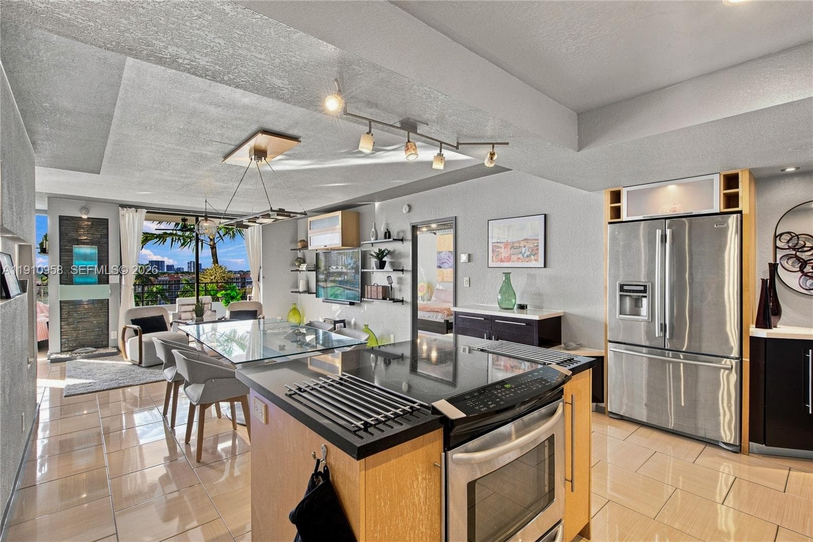 500 Three Islands Blvd # 308, Hallandale Beach, FL 33009 — zdjęcie 3