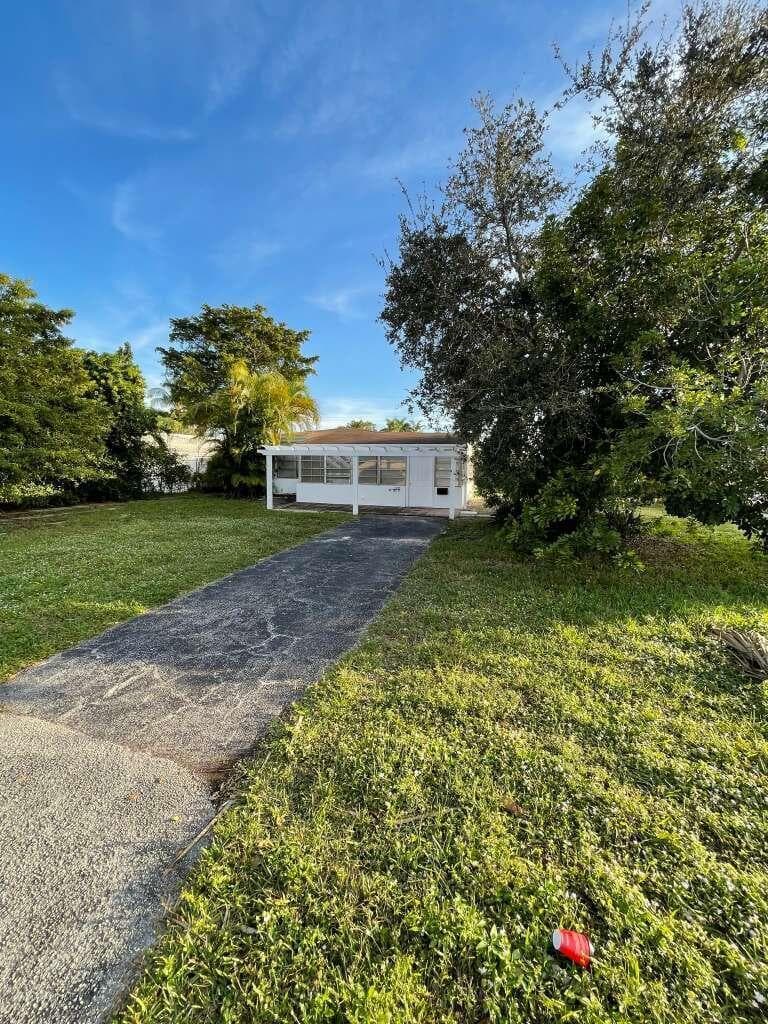 1300 NE 182nd Street, North Miami Beach, FL 33162 — zdjęcie 2
