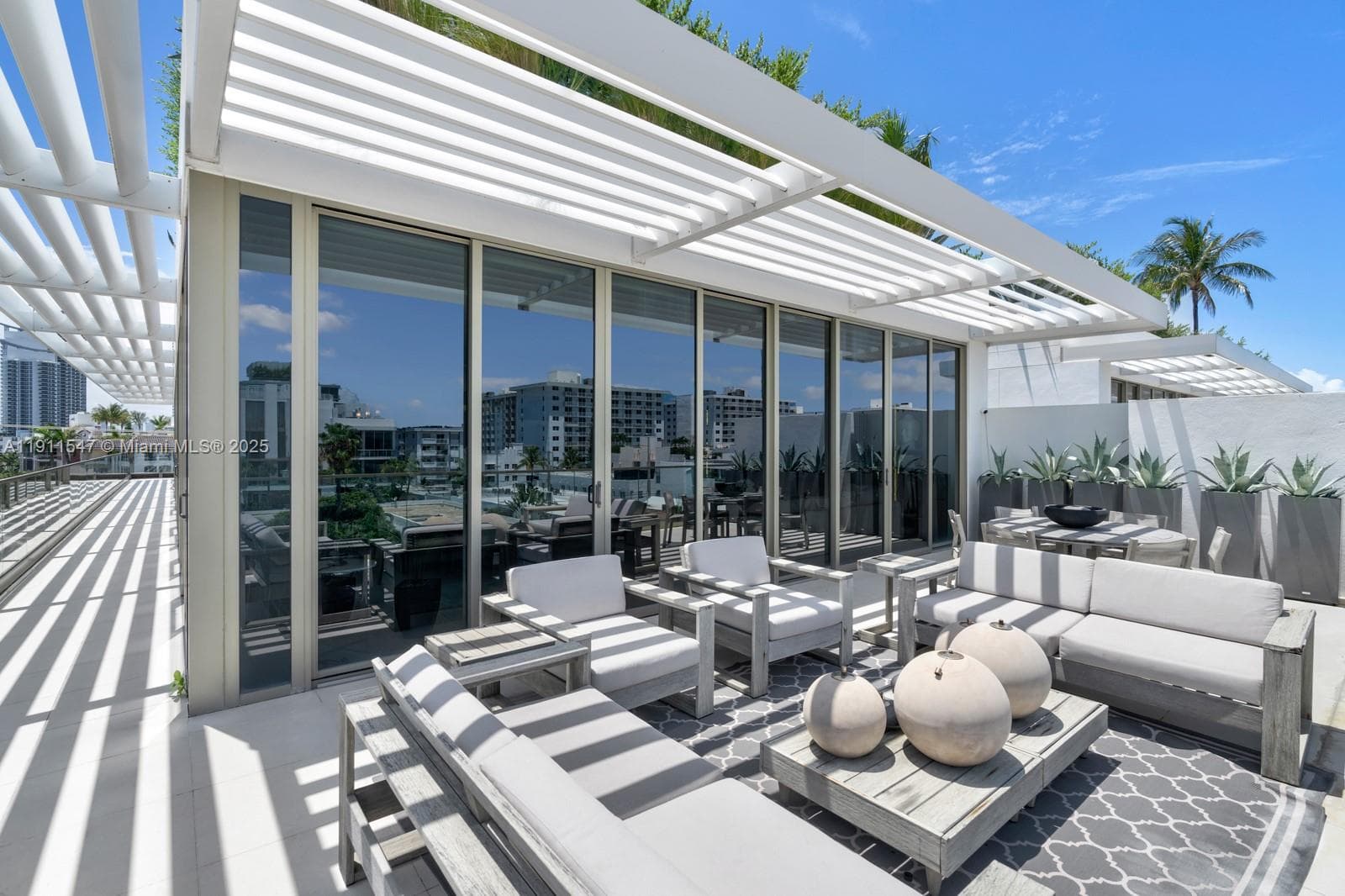 300 Collins Ave # PH3, Miami Beach, FL 33139 — zdjęcie 3