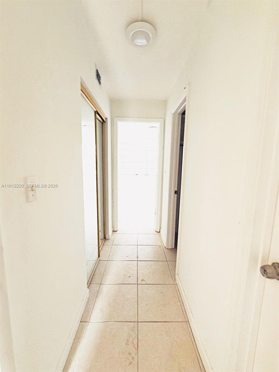 1301 NE 191st St # F110, Miami, FL 33179 — zdjęcie 4