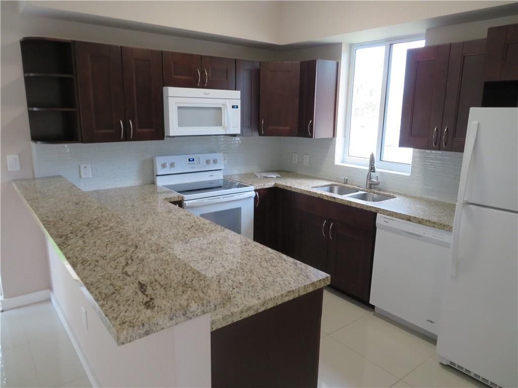 1944 Sheridan Street # A, Hollywood, FL 33020 — zdjęcie 3