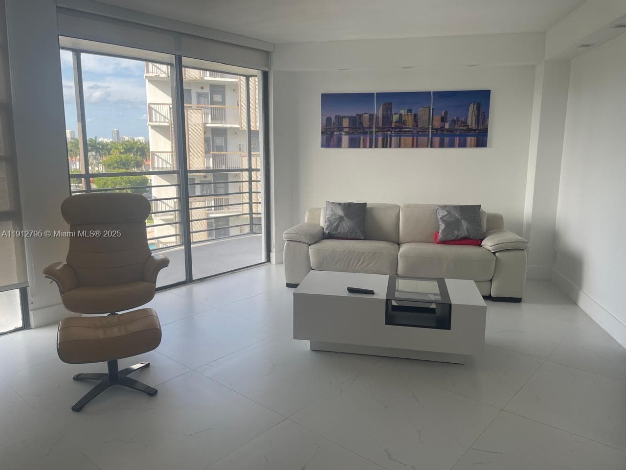 20400 W Country Club Dr # 615, Aventura, FL 33180