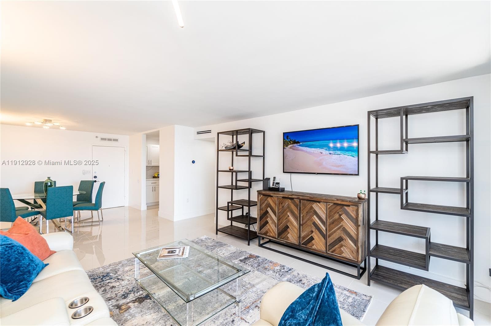 2780 NE 183rd St # 2014, Aventura, FL 33160