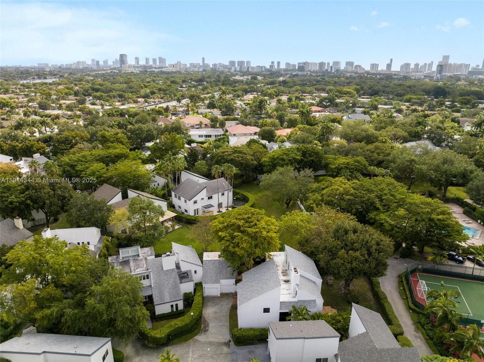 20215 W Oak Haven Cir, Miami, FL 33179 — zdjęcie 4