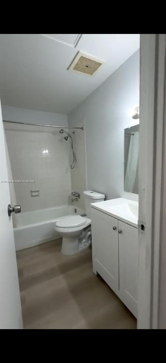 17901 NW 68 Ave # T-205, Hialeah, FL 33015 — zdjęcie 4