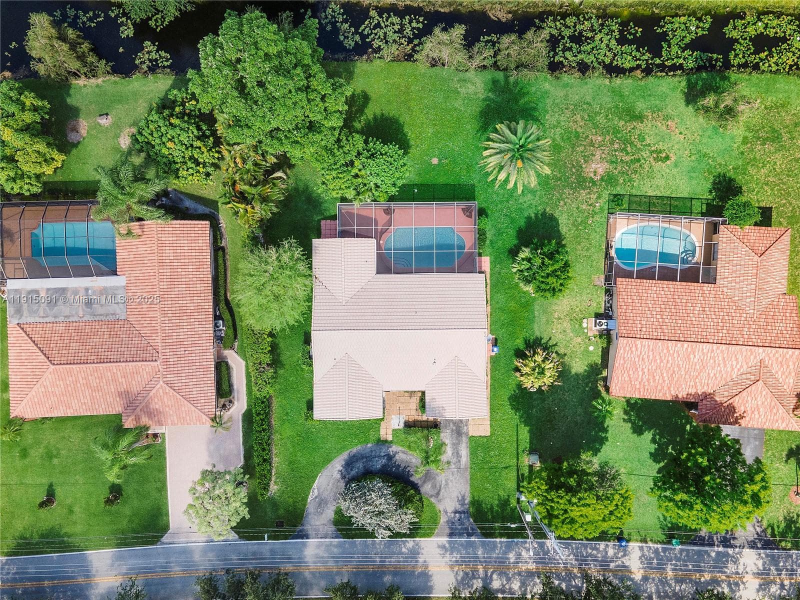 3880 Coral Hills Dr, Coral Springs, FL 33065 — zdjęcie 2